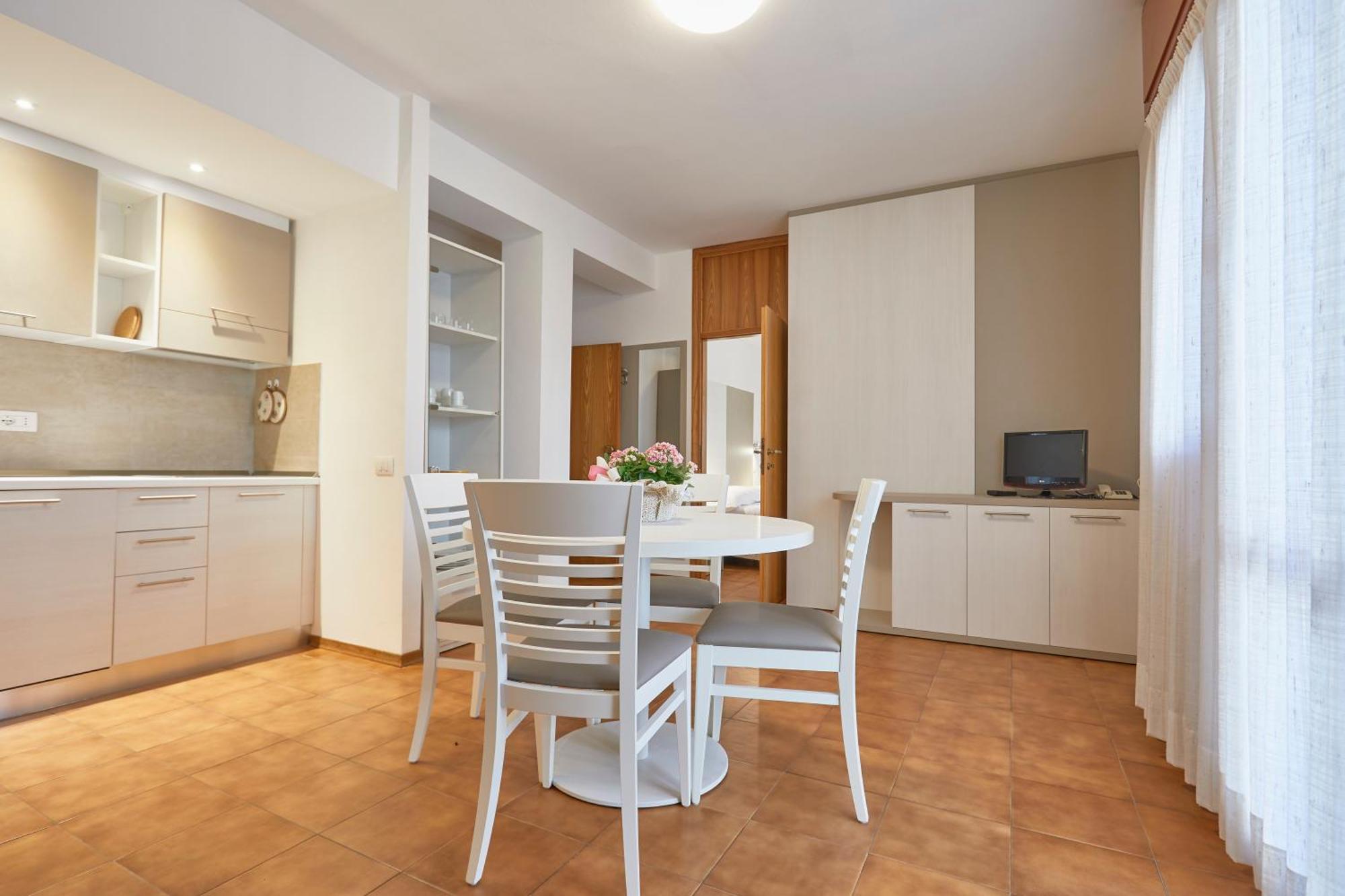 Residence Piccolo Milano Marittima Exterior foto
